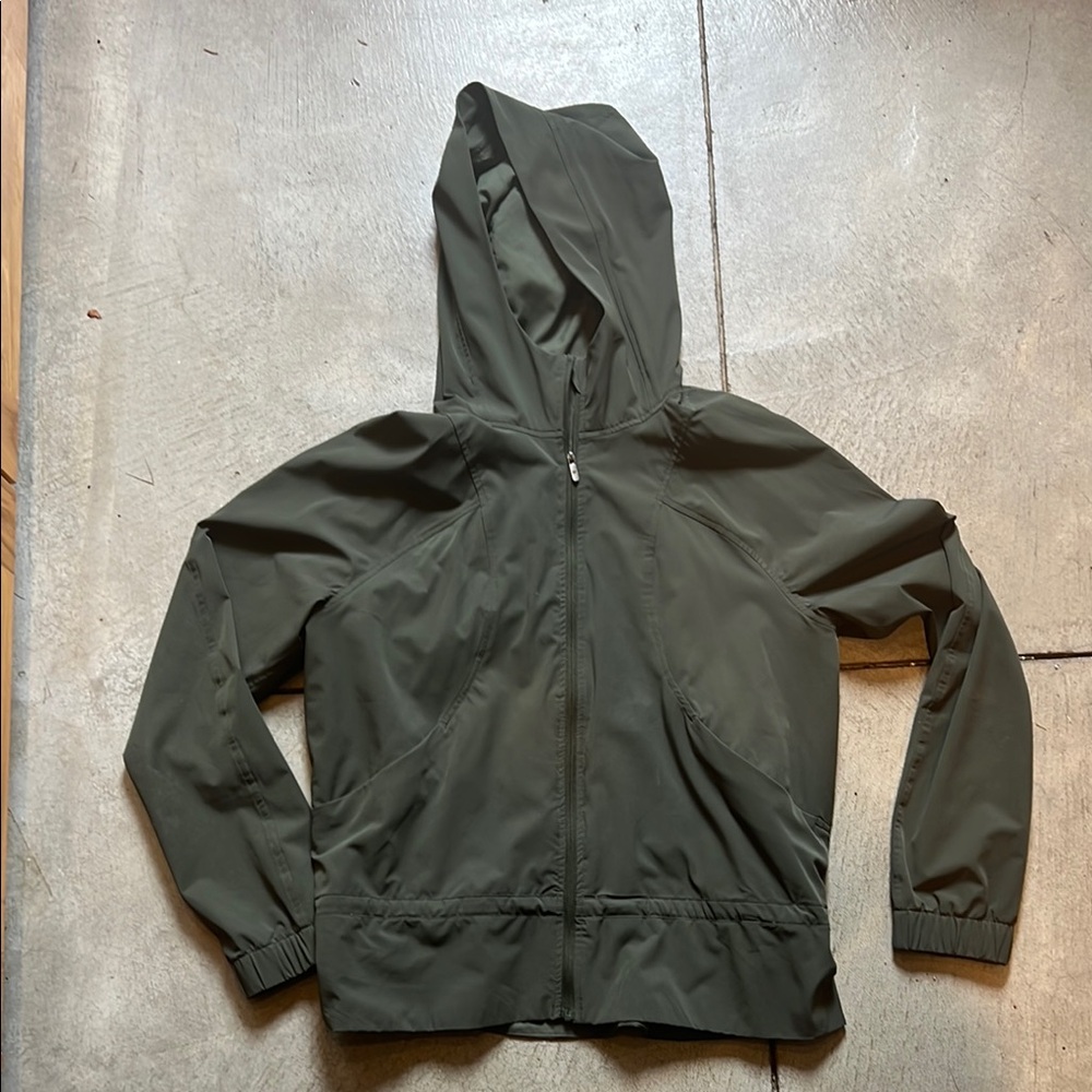 Lululemon Olive Green Hooded Raincoat with Full-Length Zipper
